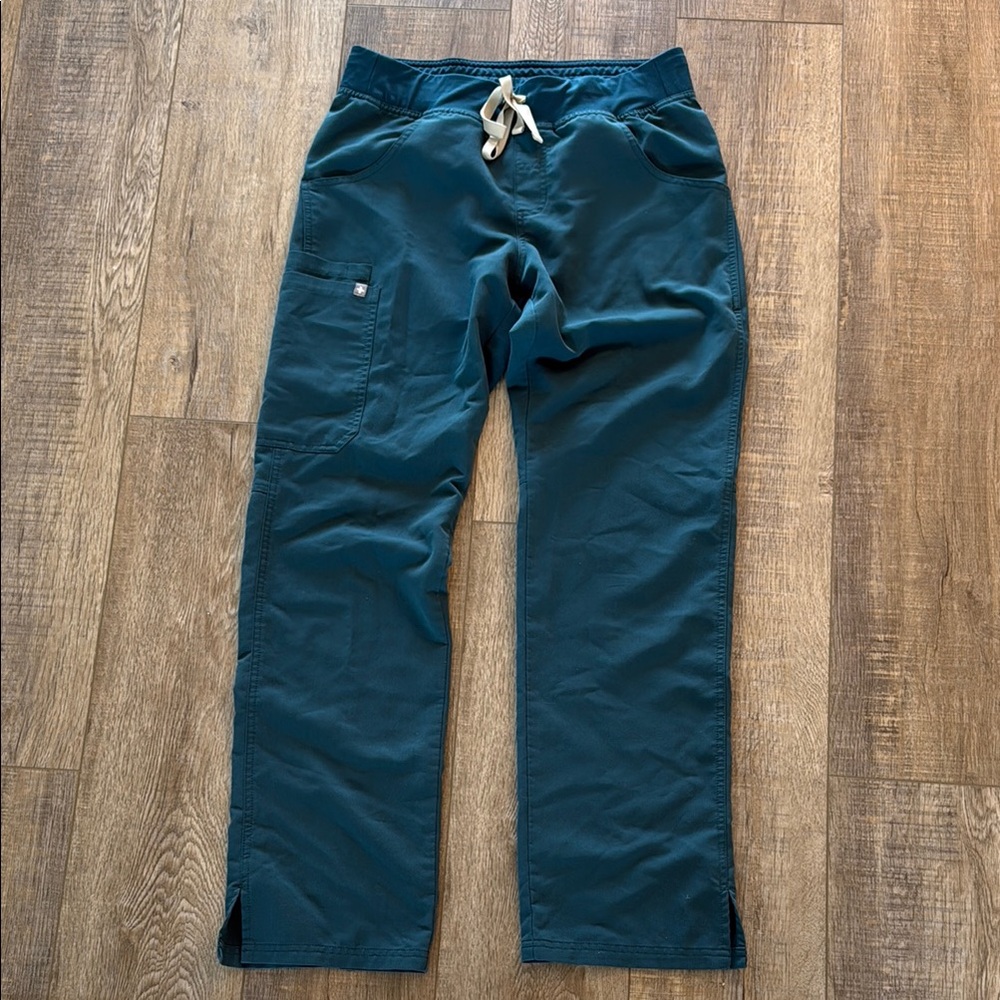 Caribbean Blue Figs Kade Cargo Scrub Pants